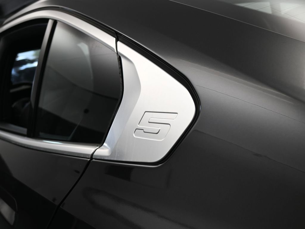 Used 2024 BMW 530i xDrive image 37