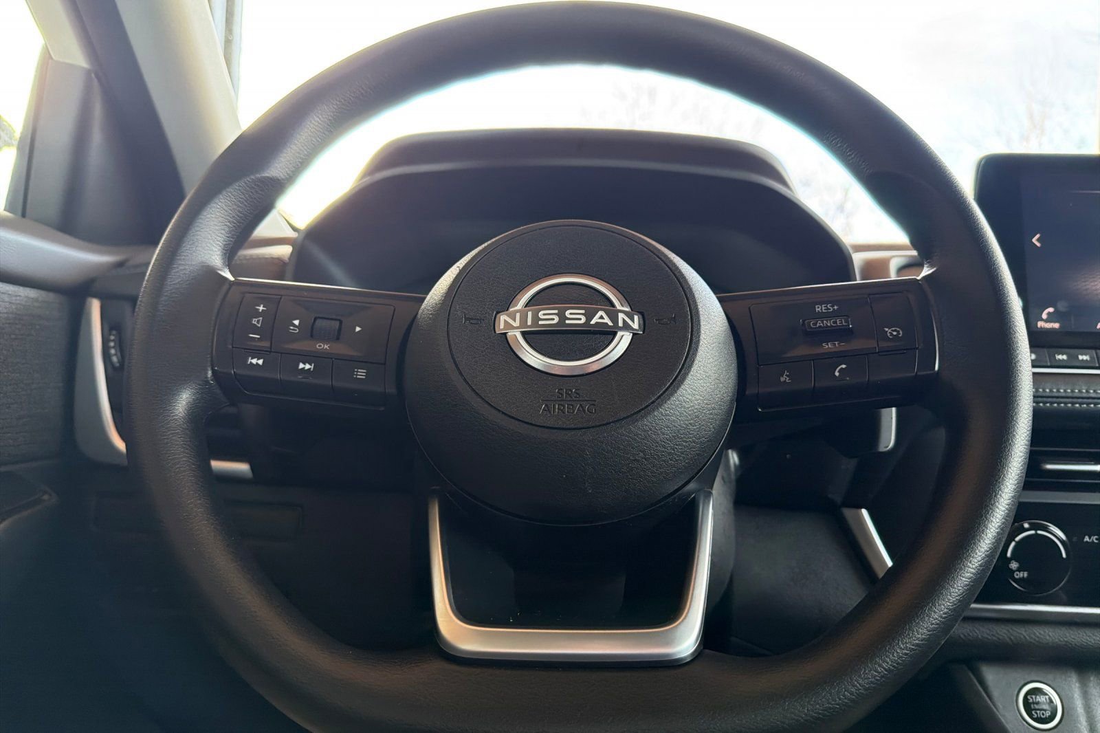 Used 2023 Nissan Rogue S image 23