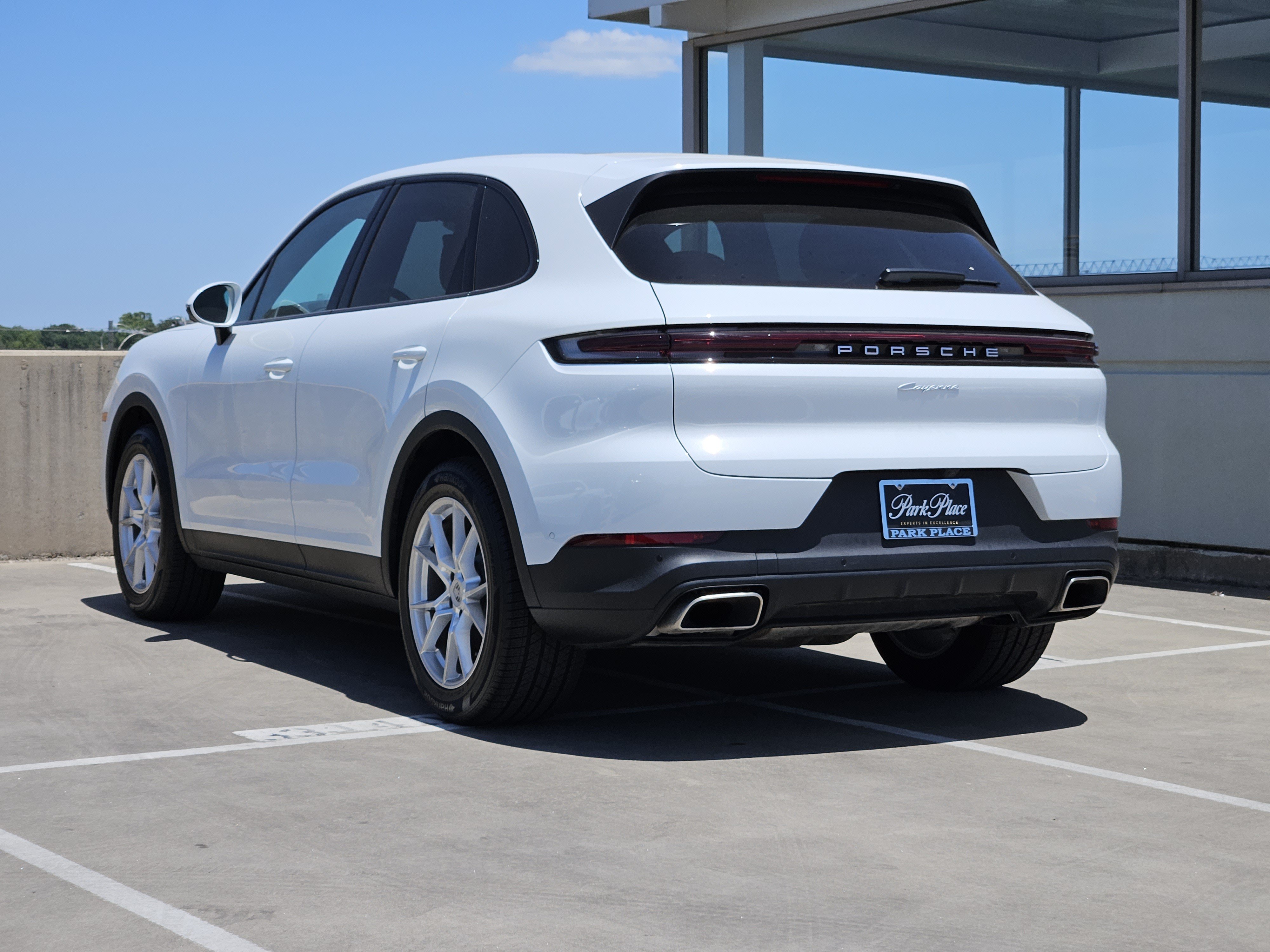 Certified 2026 Porsche Cayenne AWD/4WD image 3