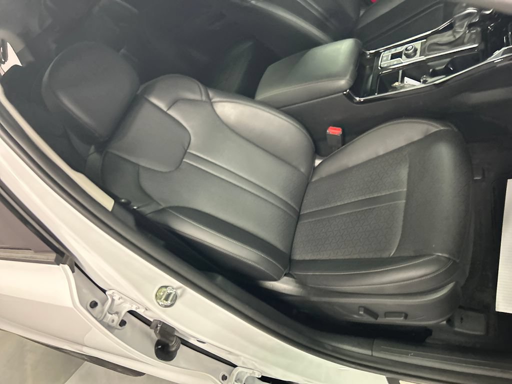 Used 2023 Kia Sorento SX FWD image 25