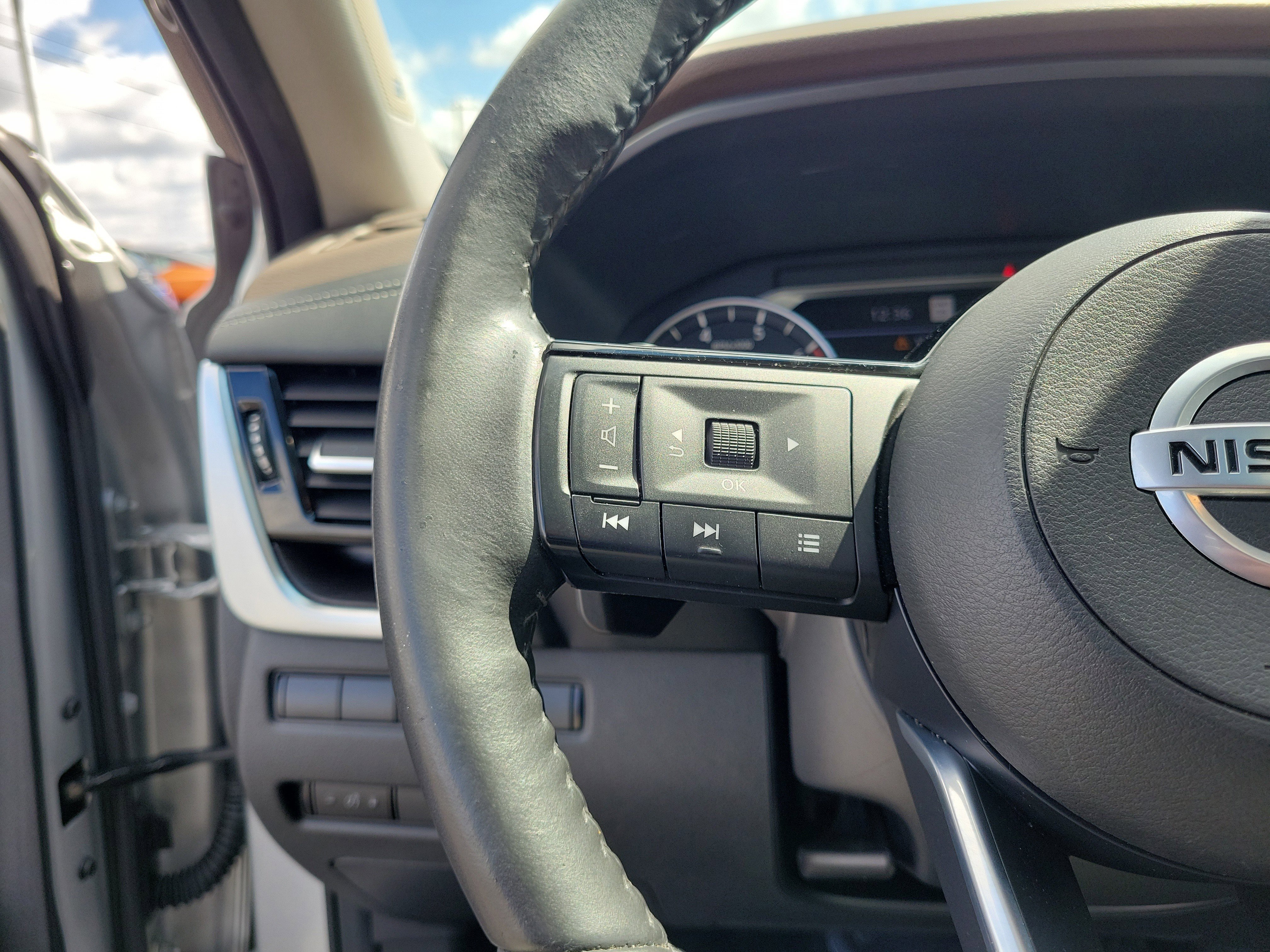 Certified 2021 Nissan Rogue SL w/ Premium Package image 22