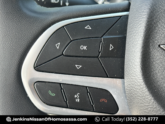 Used 2023 Chrysler Voyager LX FWD image 42