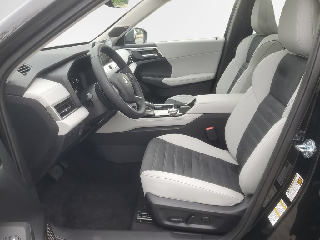 New 2026 Mitsubishi Outlander SE AWD/4WD image 12