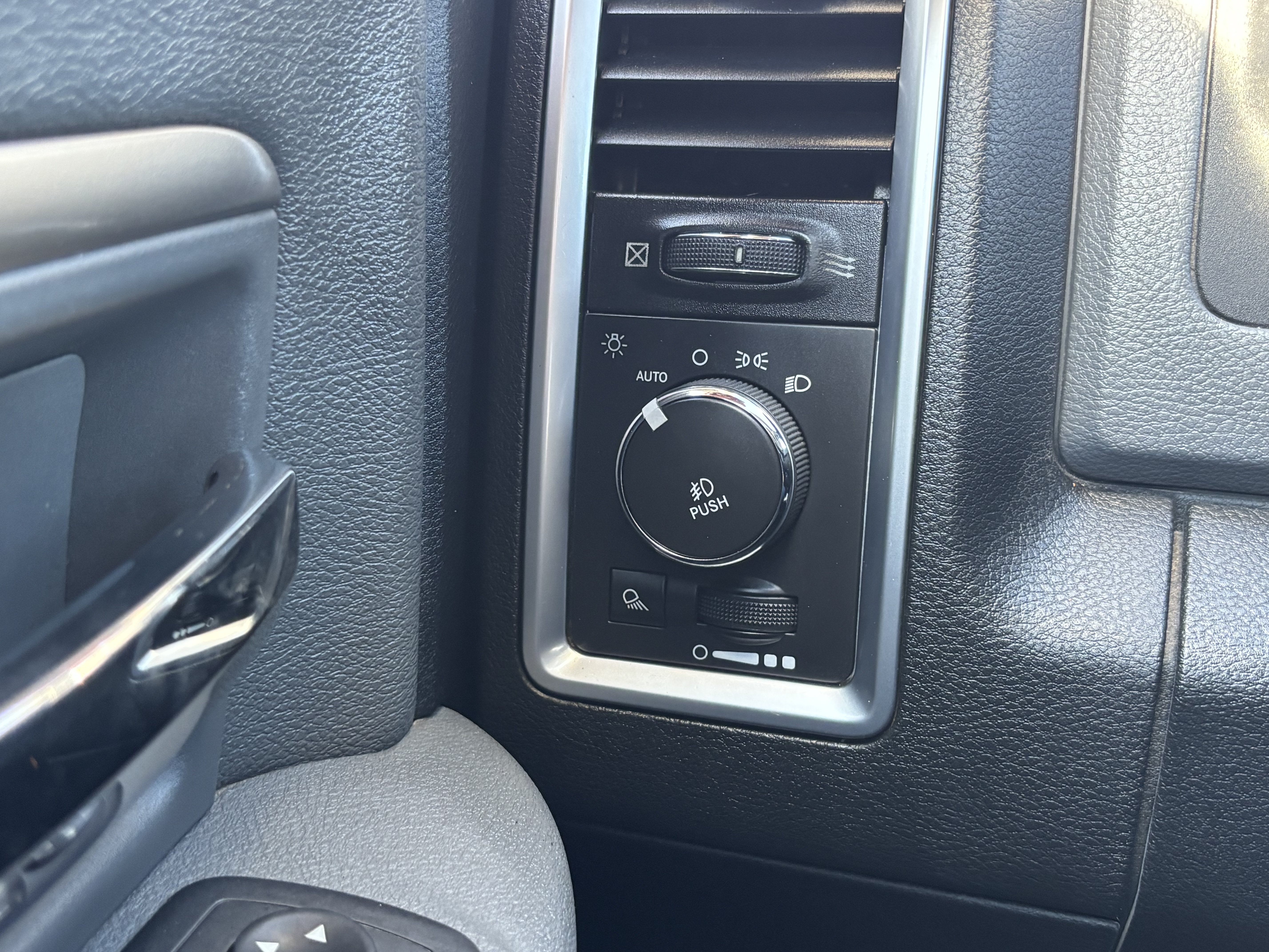 Used 2016 RAM 2500 Big Horn w/ Black Appearance Group AWD/4WD image 24
