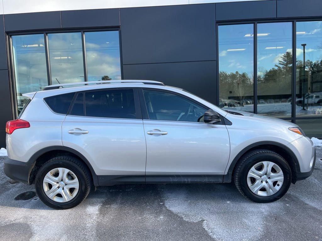 Used 2015 Toyota RAV4 LE image 3