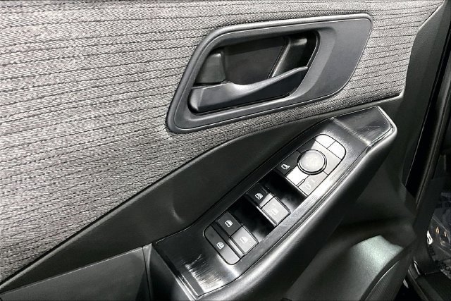 Used 2023 Nissan Rogue S AWD/4WD image 43