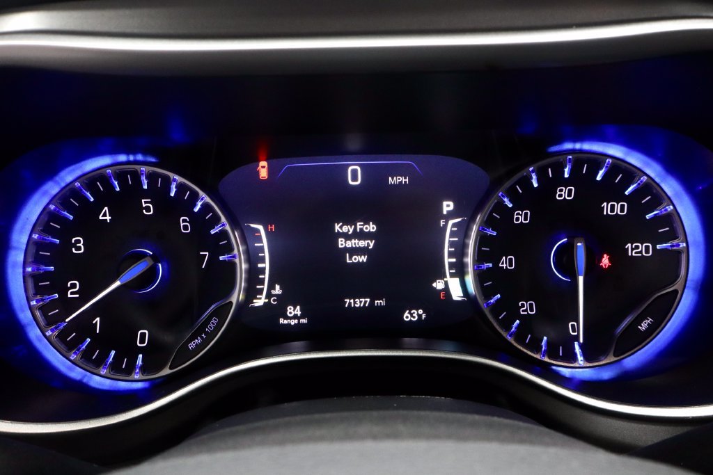 Used 2023 Chrysler Pacifica Touring-L FWD image 29