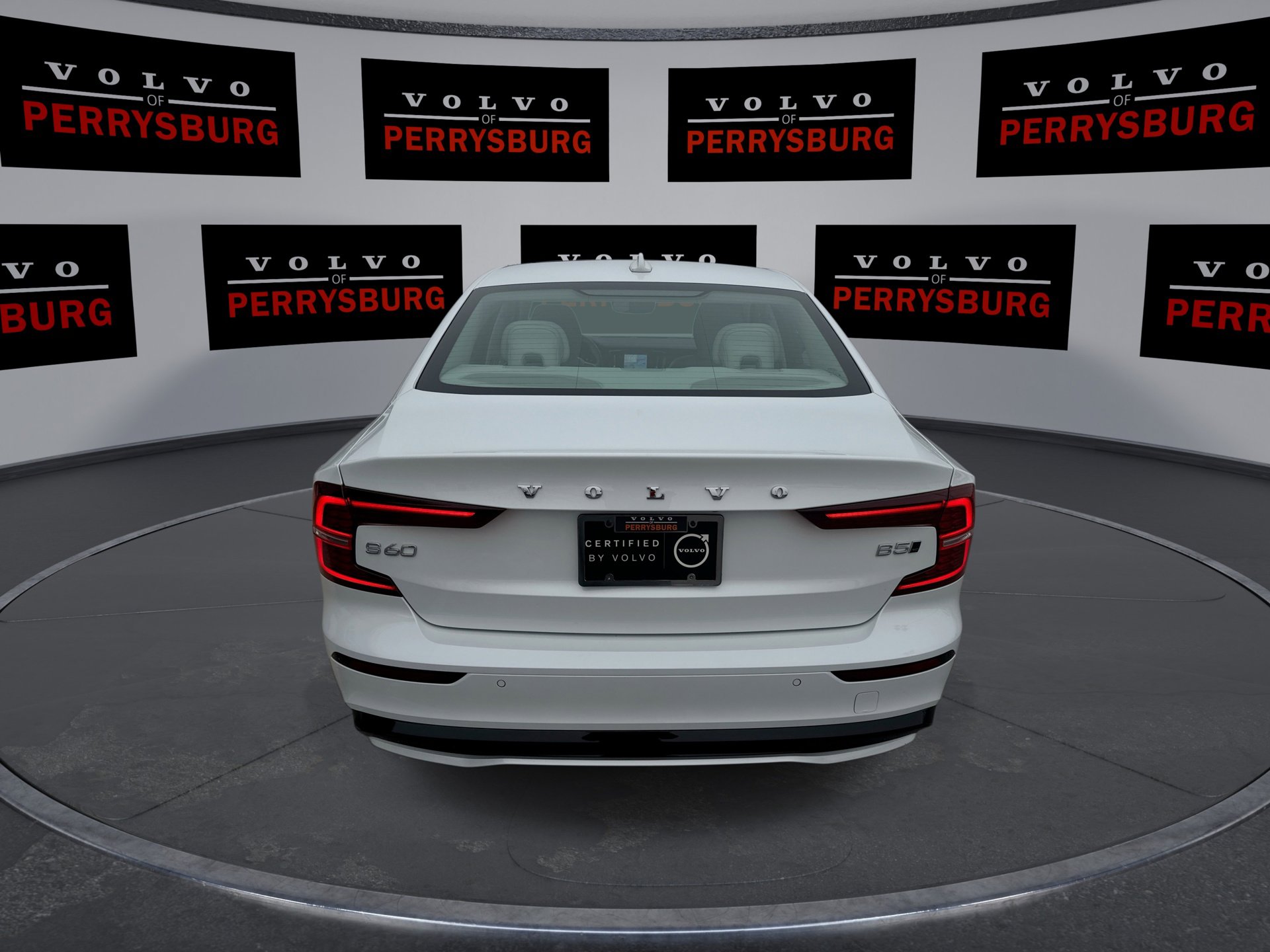 Used 2024 Volvo S60 B5 Plus w/ Climate Package image 7