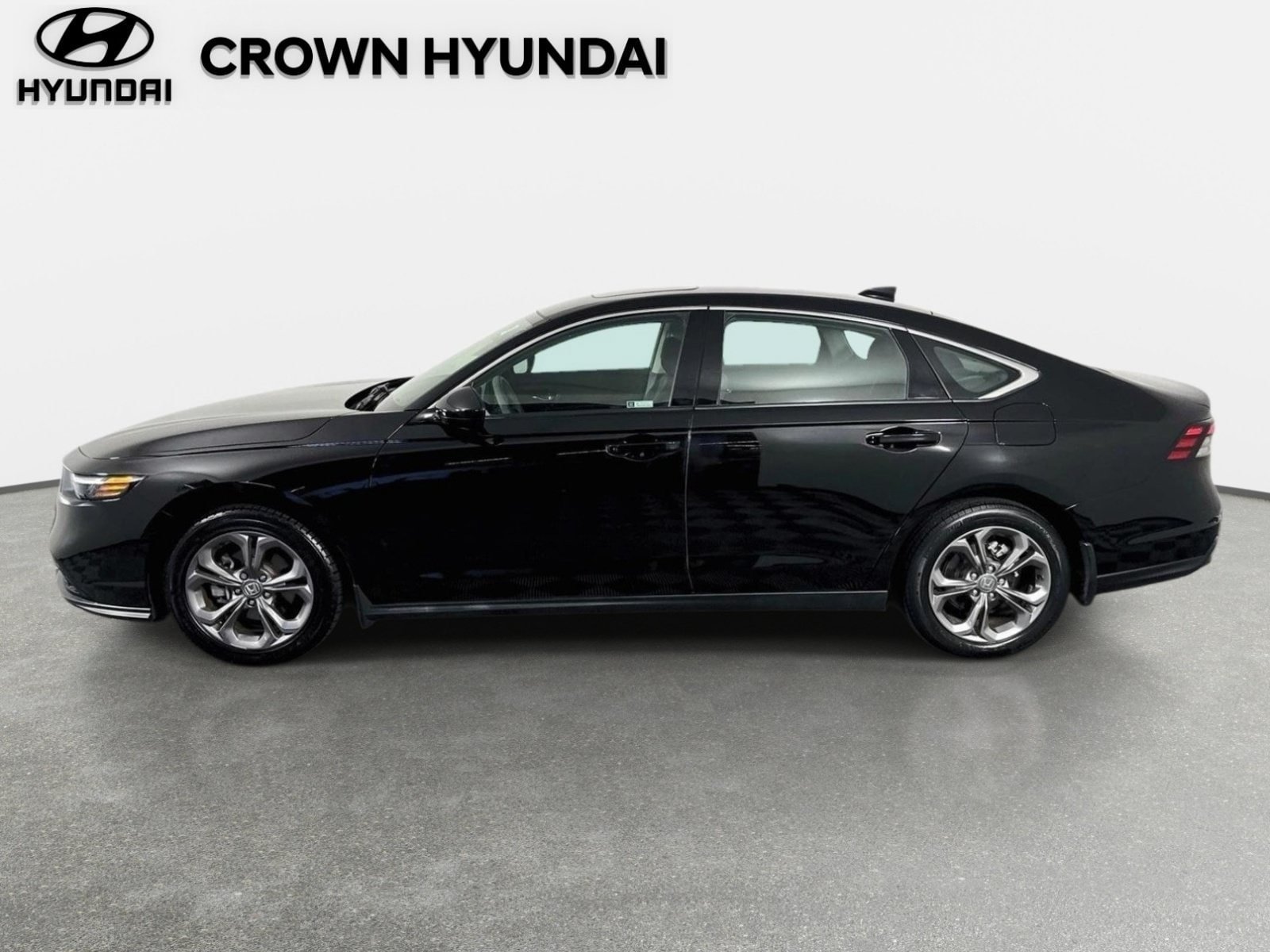 Used 2023 Honda Accord EX image 9