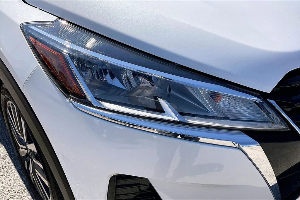 Used 2024 Nissan Kicks SV image 32