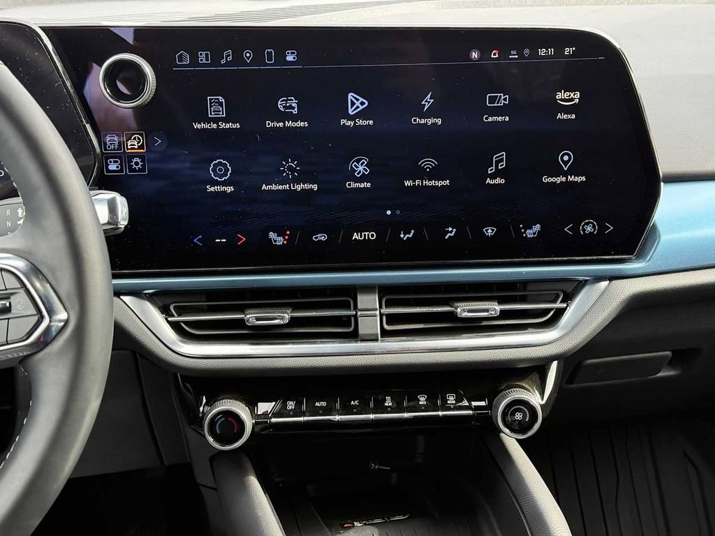 Used 2025 Chevrolet Equinox EV LT w/ Convenience Package image 12