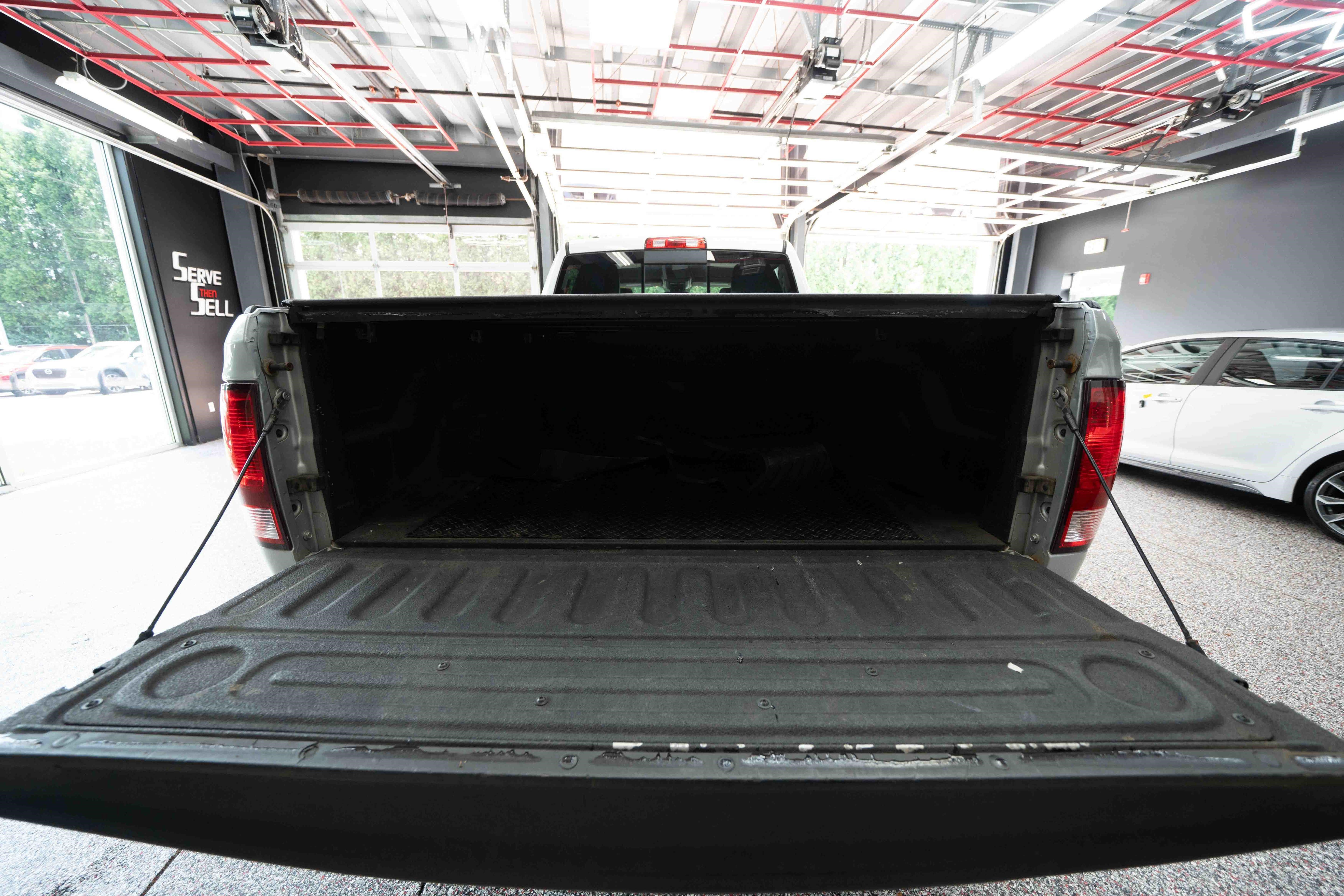 Used 2014 RAM 1500 Classic SLT AWD/4WD image 26