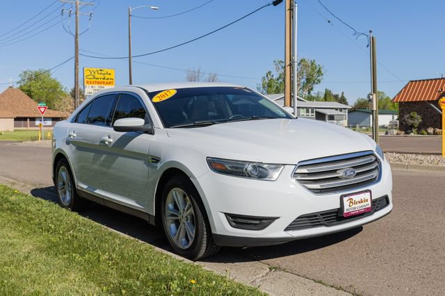 Used 2017 Ford Taurus SEL AWD/4WD image 3