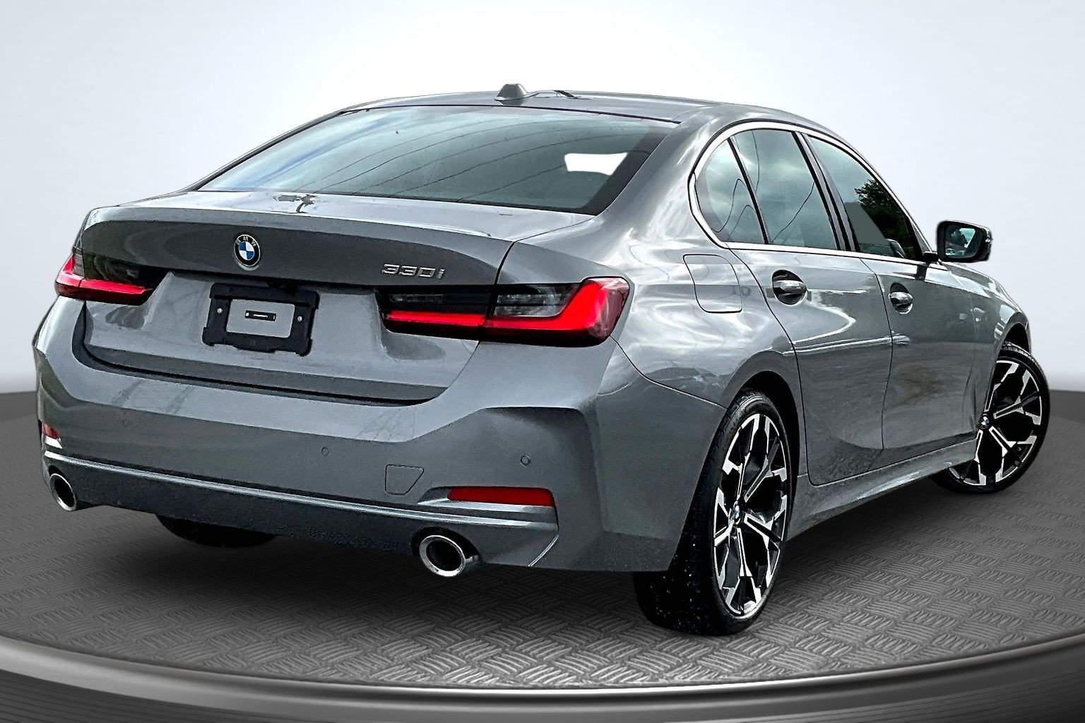 Used 2026 BMW 330i Sedan RWD image 5