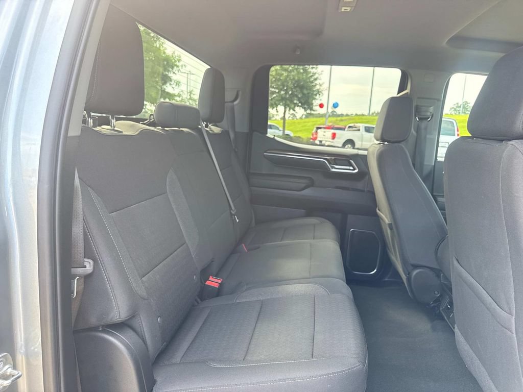 Used 2025 Chevrolet Silverado 1500 LT AWD/4WD image 15