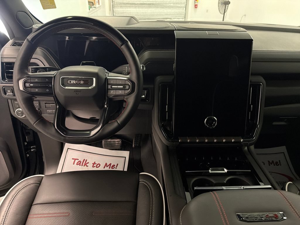 Used 2025 GMC Yukon AT4 Ultimate w/ LPO, AT4 Appearance Package AWD/4WD image 16