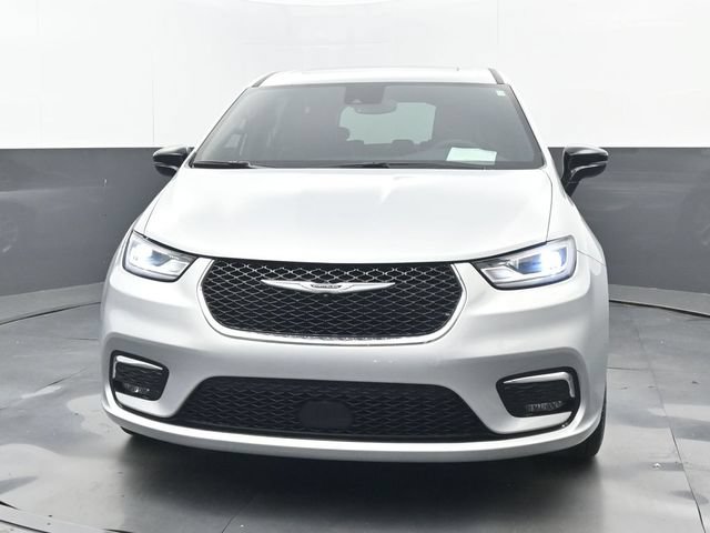 Used 2026 Chrysler Pacifica Limited FWD image 21