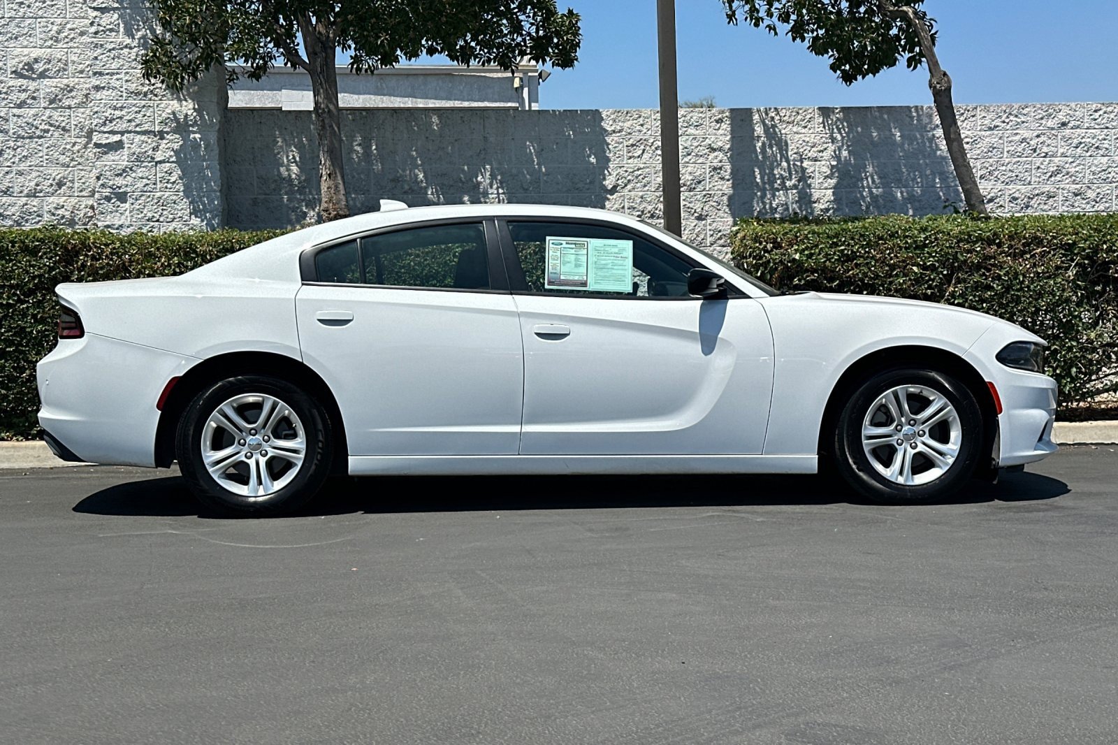 Used 2023 Dodge Charger SXT image 3