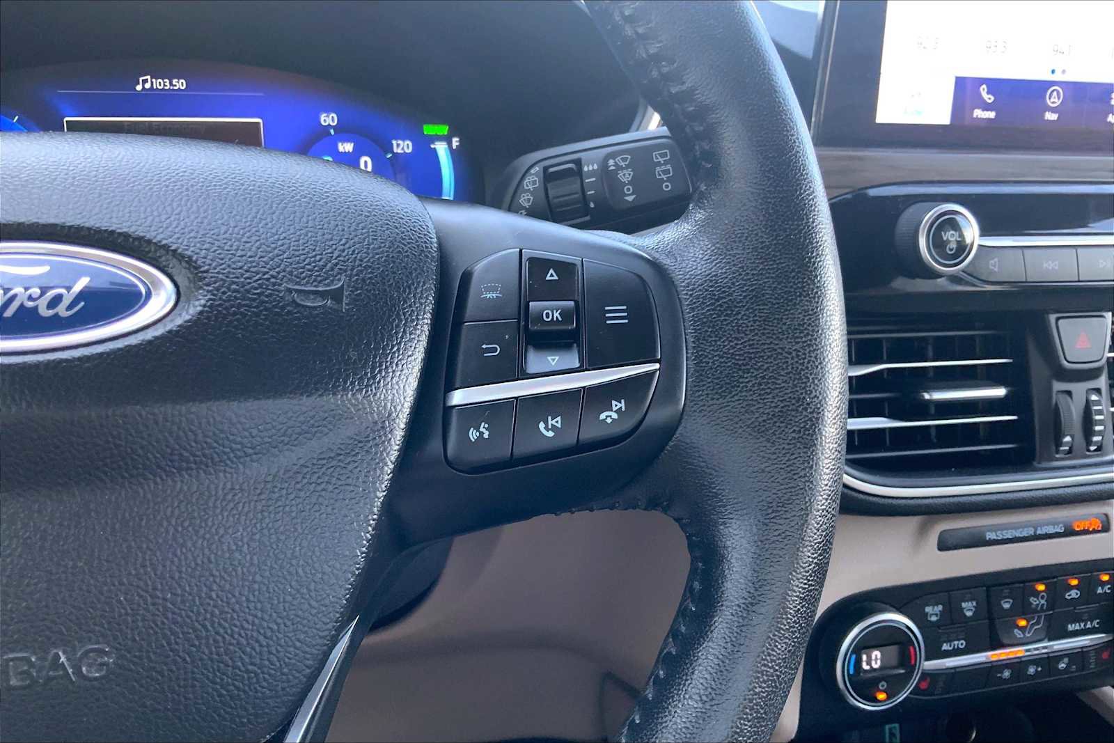 Used 2020 Ford Escape Titanium FWD image 25
