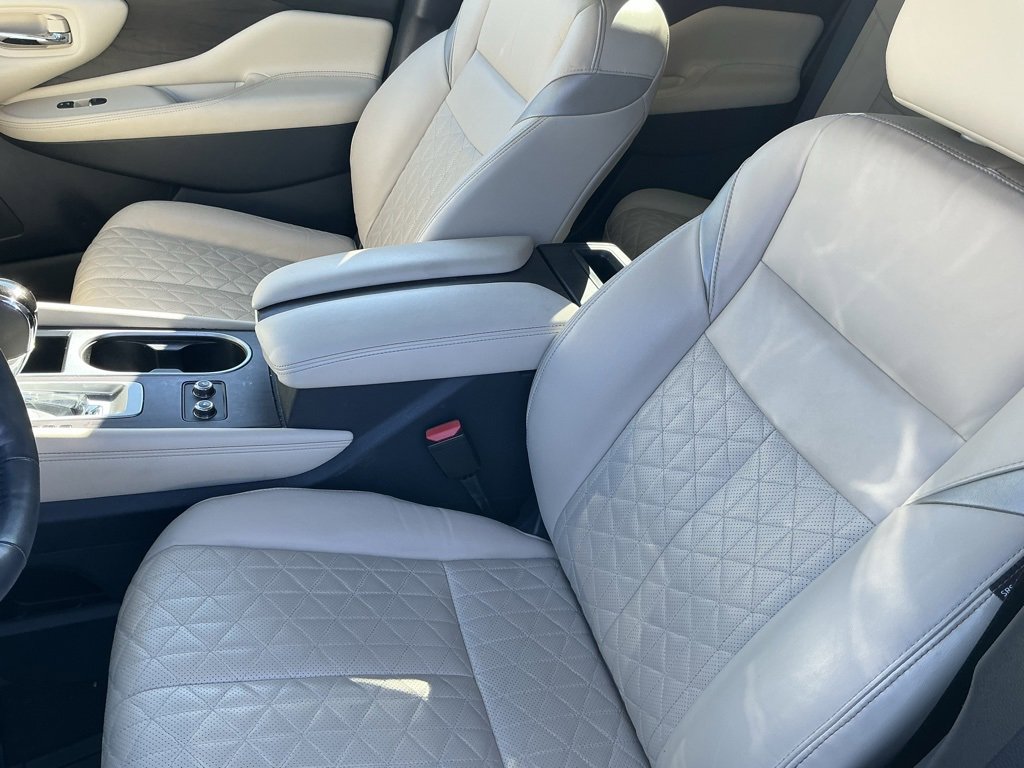 Used 2021 Nissan Murano Platinum w/ Cargo Package image 3