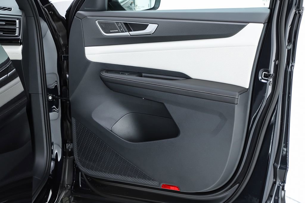 New 2025 Volkswagen Atlas Cross Sport SEL Premium R-Line image 32