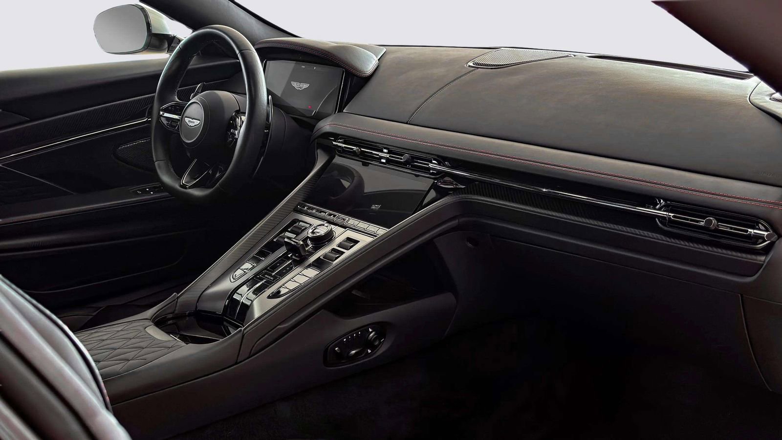 Used 2024 Aston Martin DB12 Coupe image 33