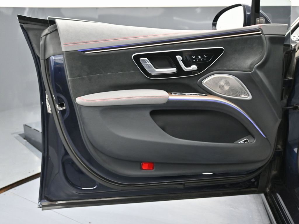 Used 2022 Mercedes-Benz EQS 450+ Sedan image 43