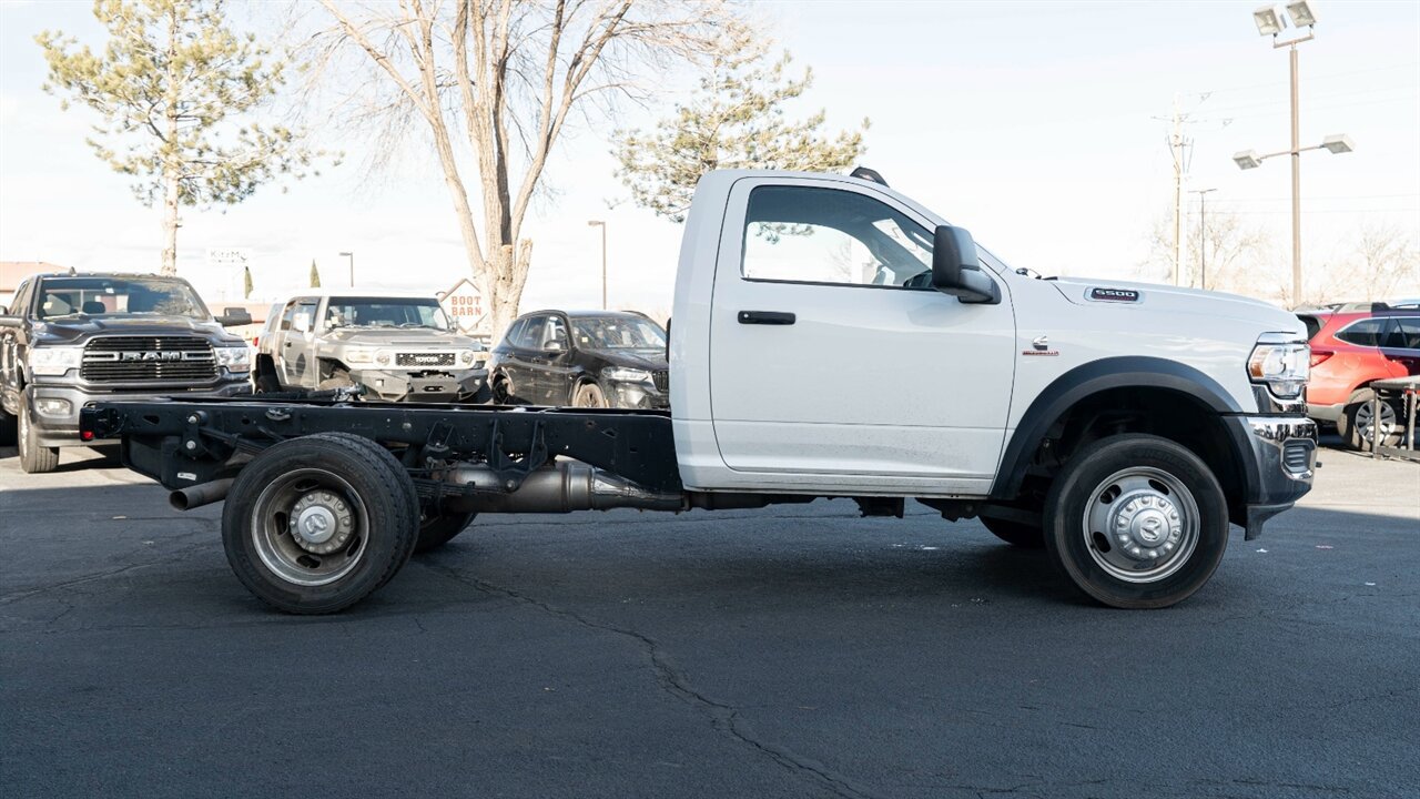 Used 2023 RAM 5500 Tradesman w/ Chrome Appearance Group AWD/4WD image 5