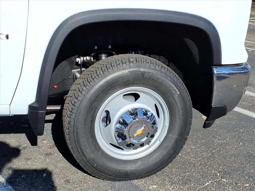 New 2026 Chevrolet Silverado 3500 LT image 9