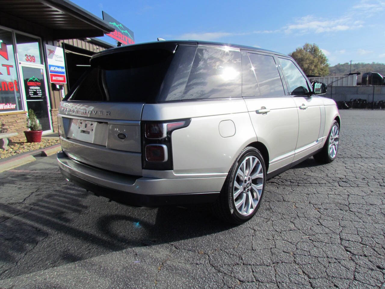 Used 2018 Land Rover Range Rover Supercharged image 7