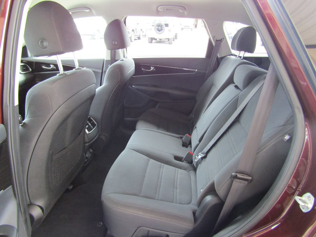 Used 2020 Kia Sorento FWD V6 image 24