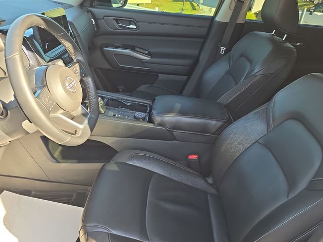 Certified 2022 Nissan Pathfinder SL w/ Lighting Package (N92) image 11