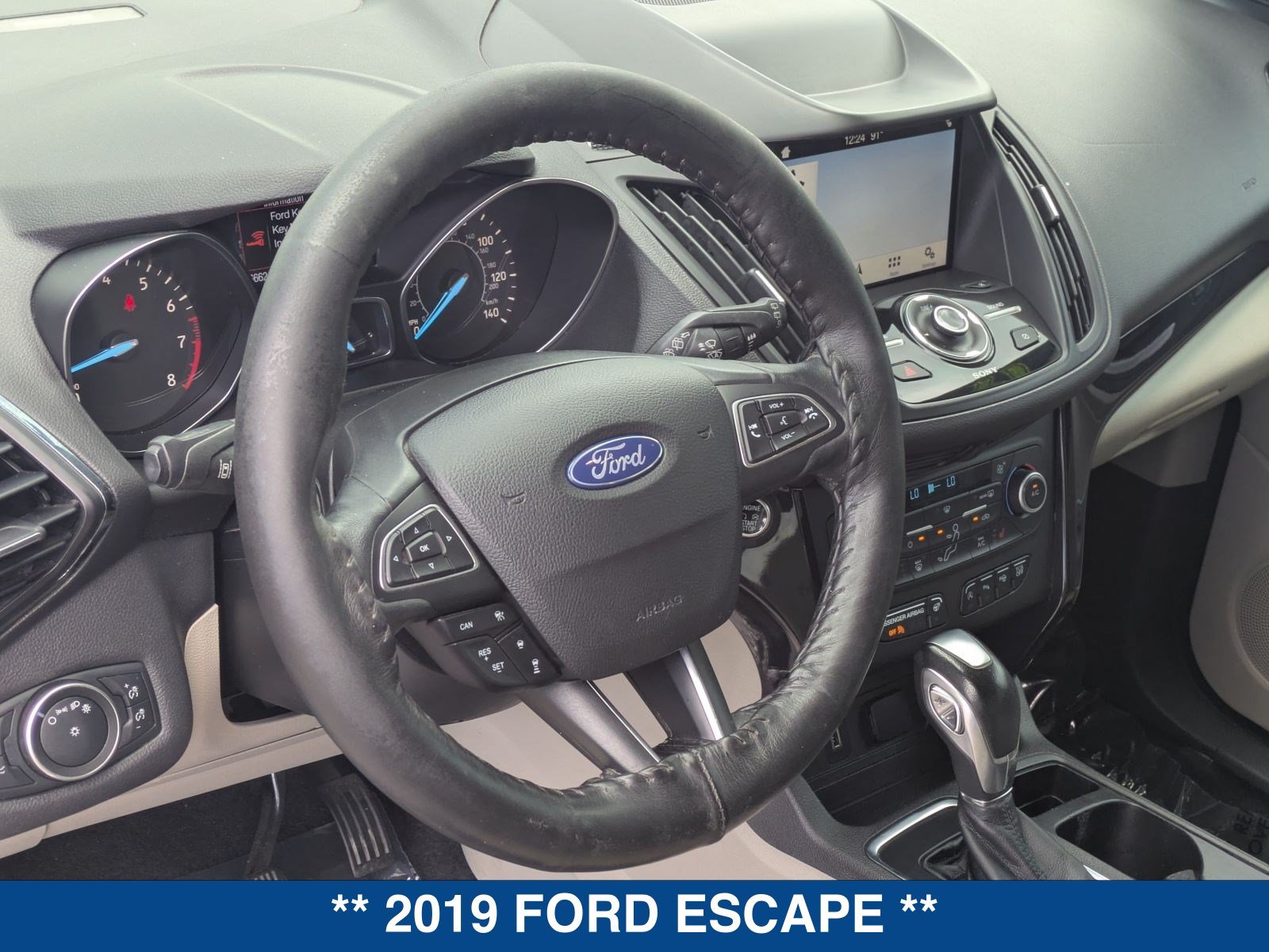 Used 2019 Ford Escape Titanium AWD/4WD image 23
