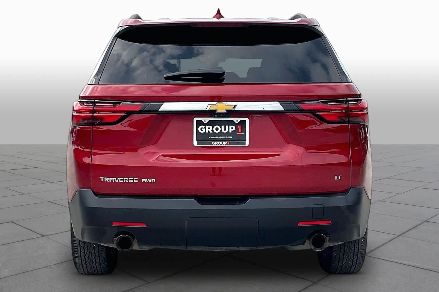 Used 2023 Chevrolet Traverse LT w/ LT Premium Package AWD/4WD image 5