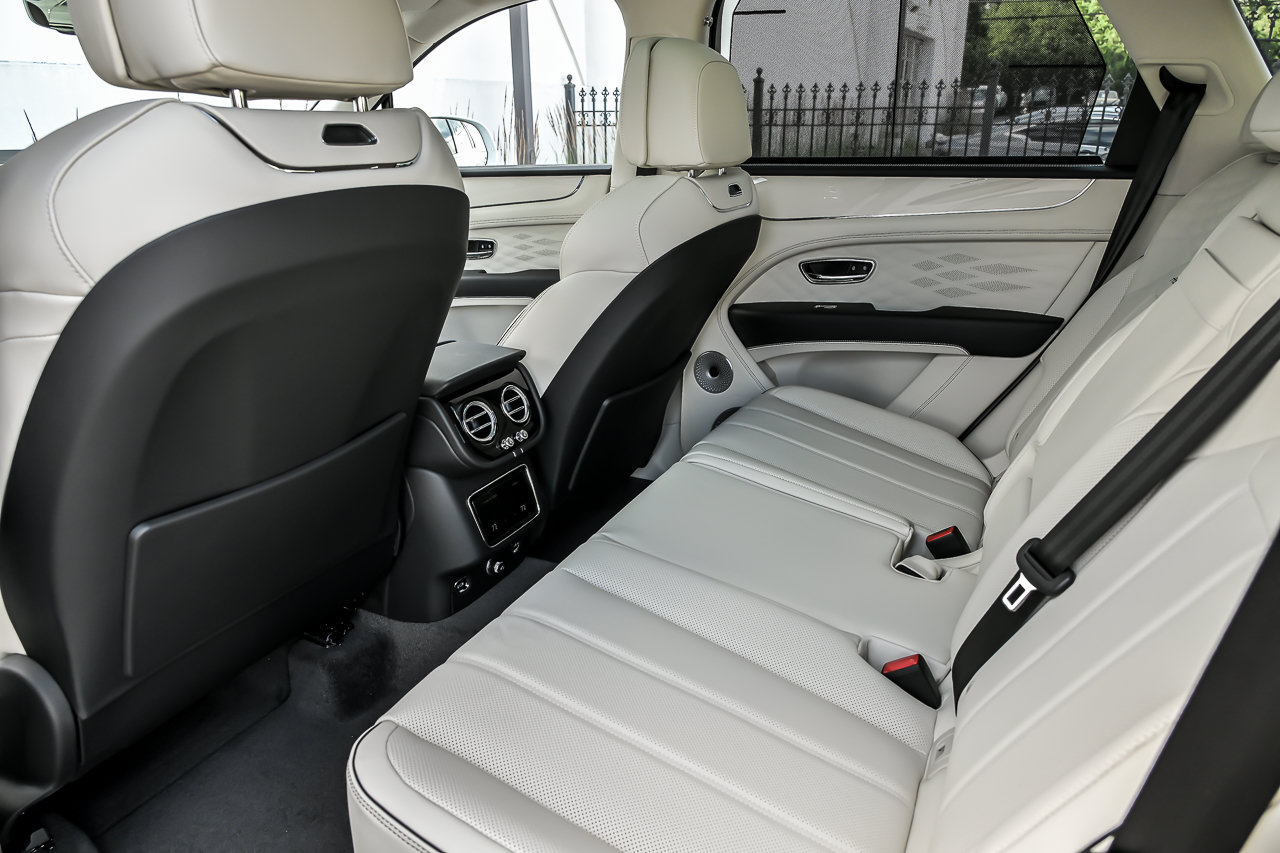 New 2026 Bentley Bentayga AWD/4WD image 22