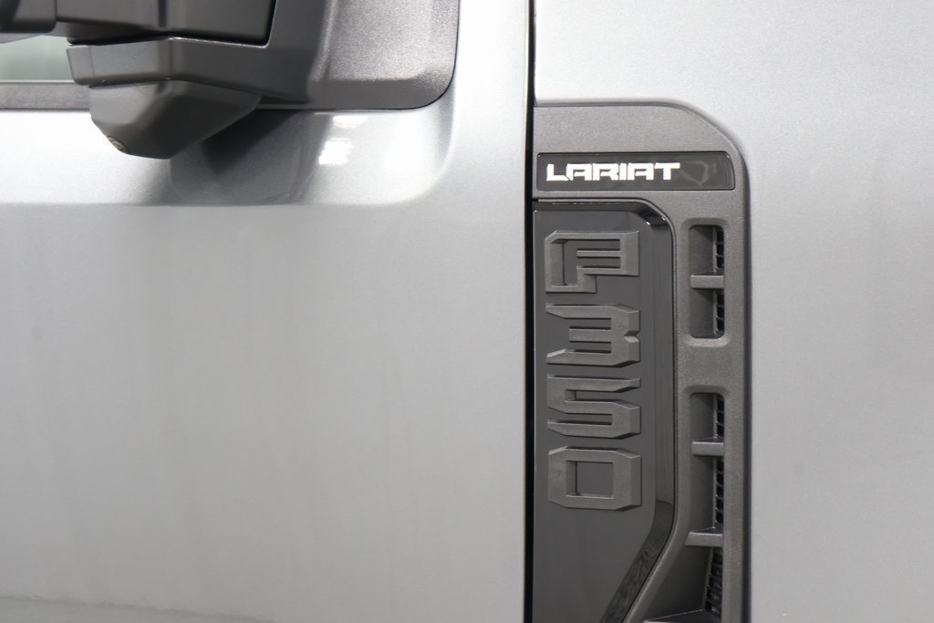 New 2026 Ford F350 Lariat w/ Black Appearance Package image 32