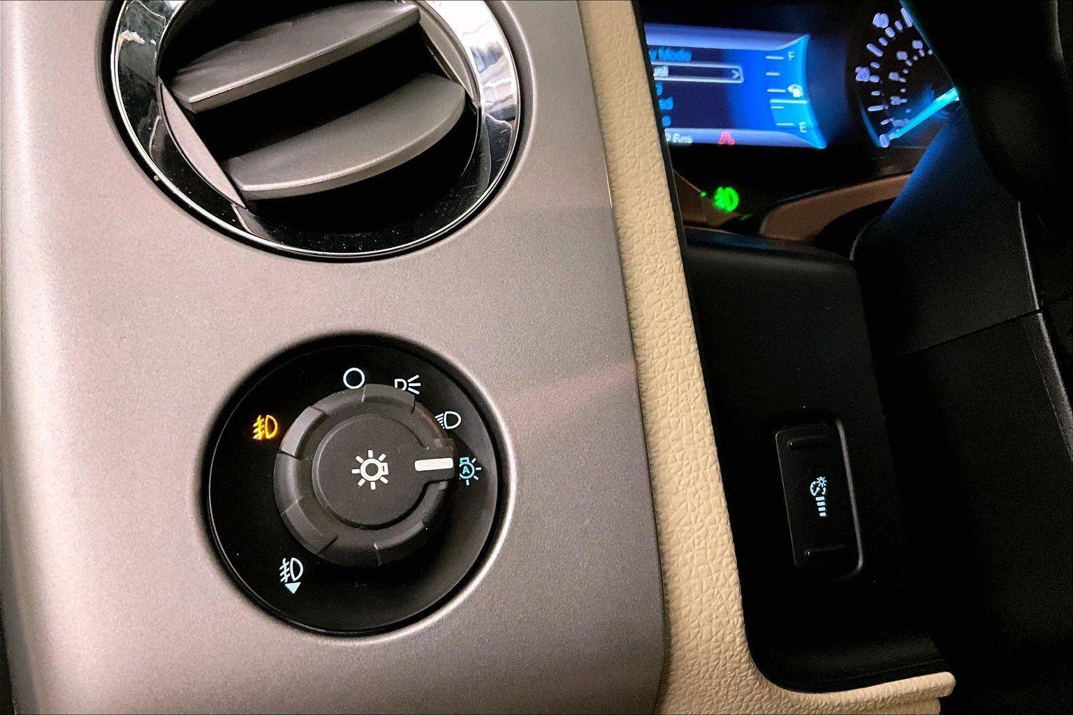 Used 2015 Ford Expedition EL XLT w/ Equipment Group 202A image 32