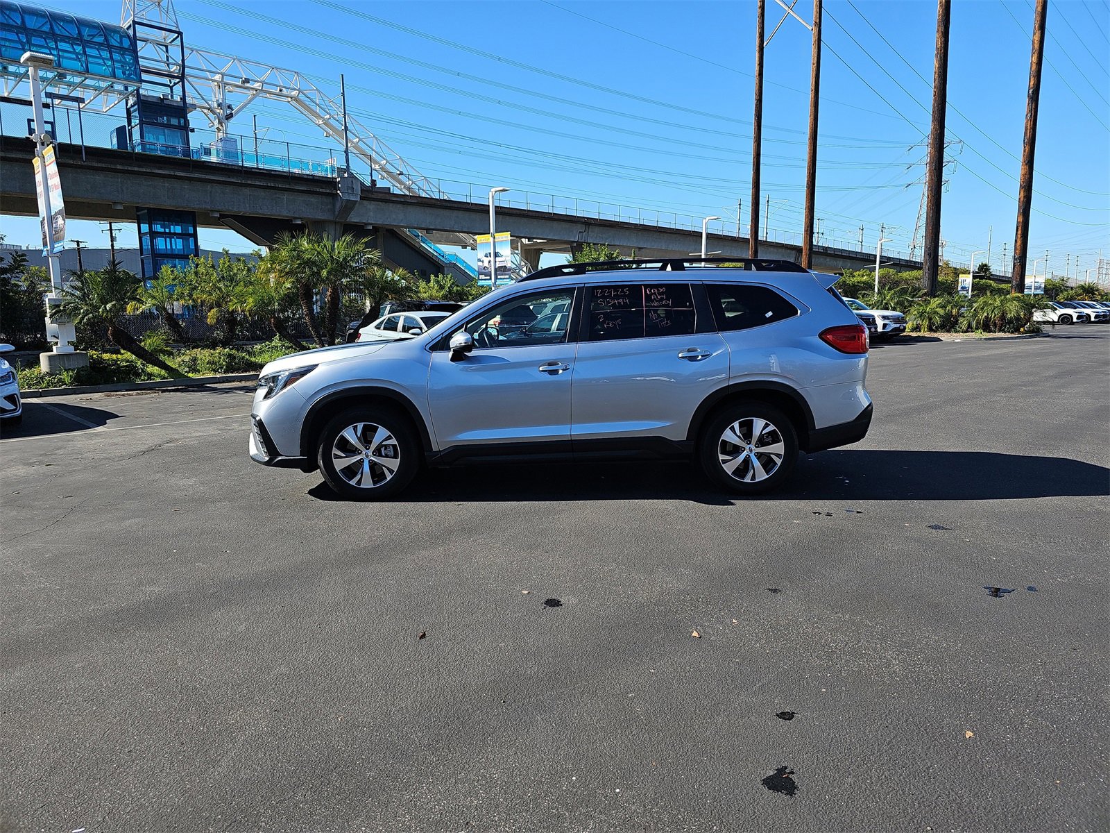 Used 2023 Subaru Ascent Premium w/ Convenience Package image 4