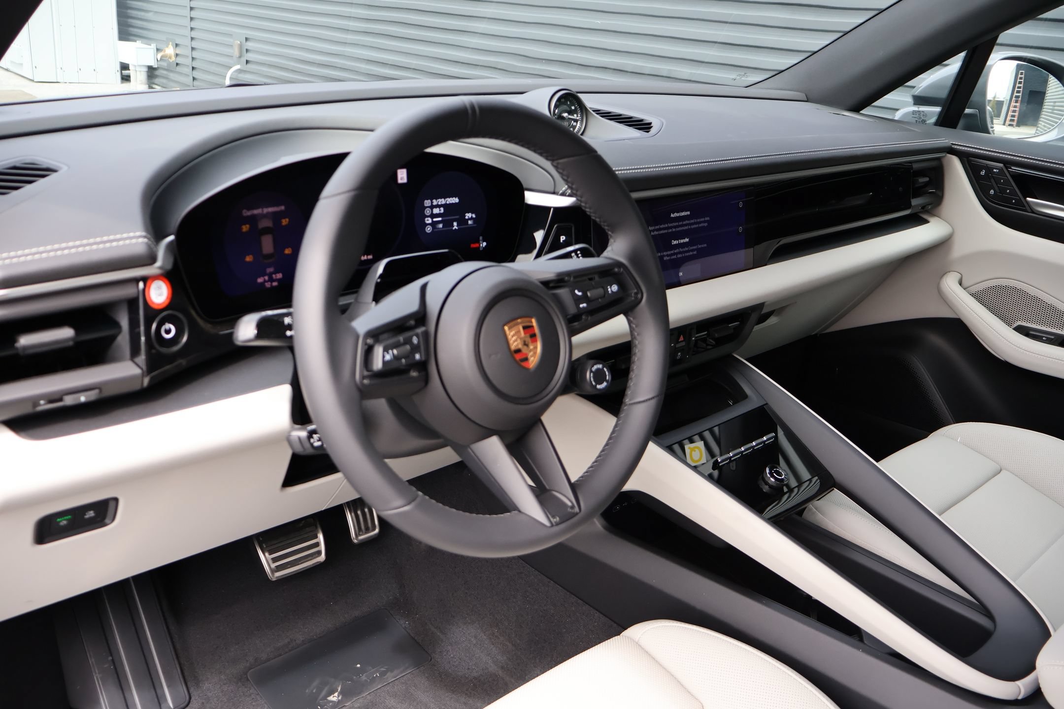 New 2026 Porsche Macan 4S Electric AWD/4WD image 4