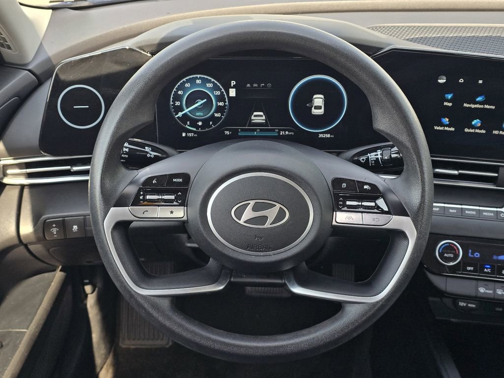 Used 2024 Hyundai Elantra SEL FWD image 13