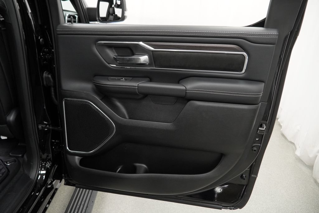 New 2027 RAM 1500 Laramie w/ Laramie Preferred Package AWD/4WD image 31