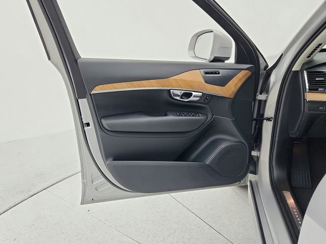 New 2025 Volvo XC90 B6 Plus w/ Protection Package Premier image 31