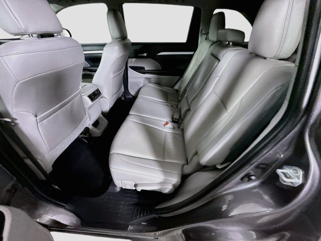 Certified 2019 Toyota Highlander XLE AWD/4WD image 27