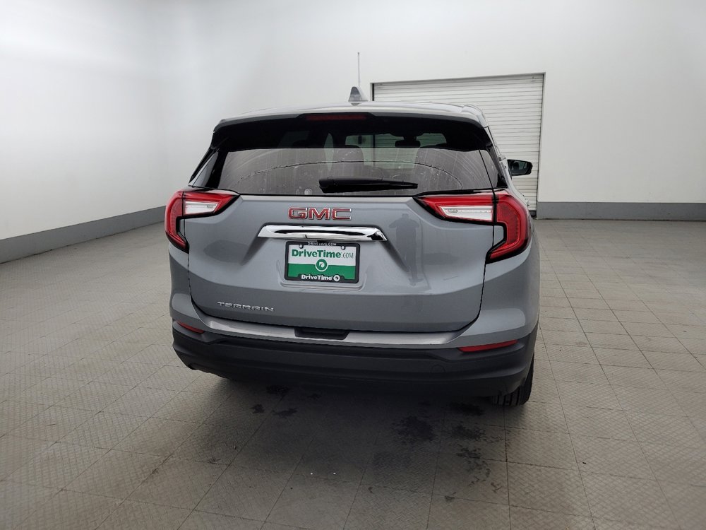 Used 2024 GMC Terrain SLE image 7