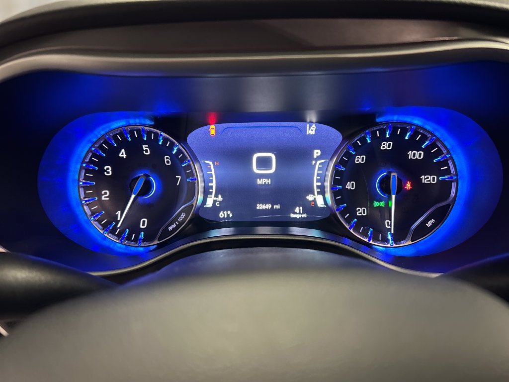 Used 2025 Chrysler Pacifica Select FWD image 16
