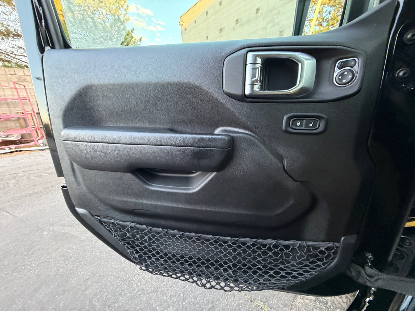 Used 2023 Jeep Wrangler Unlimited Rubicon 4xe AWD/4WD image 16