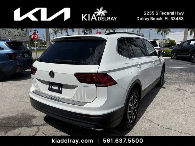 Used 2019 Volkswagen Tiguan SE w/ Panoramic Sunroof Package FWD image 3