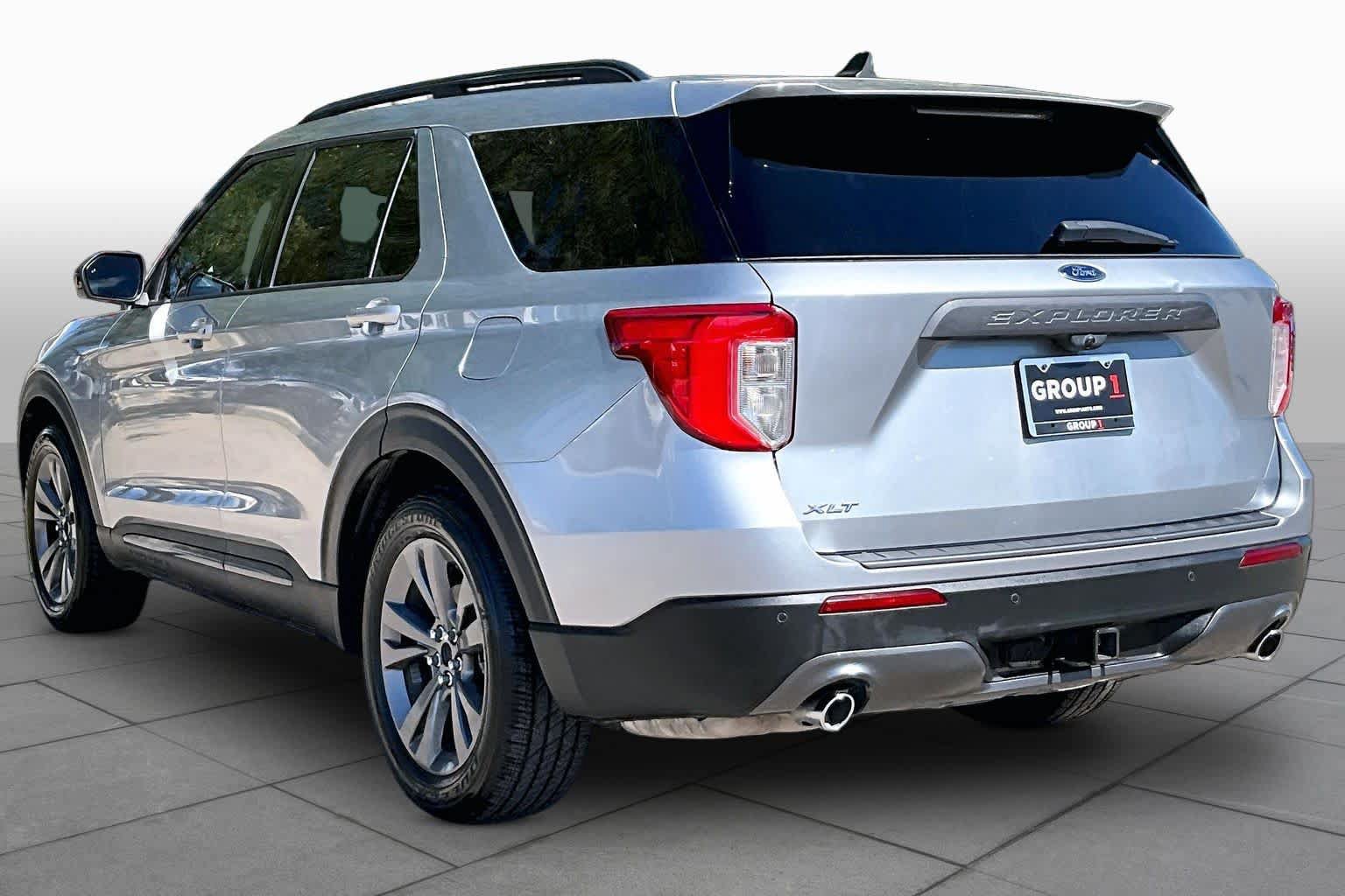 Certified 2022 Ford Explorer XLT w/ Equipment Group 202A RWD image 12