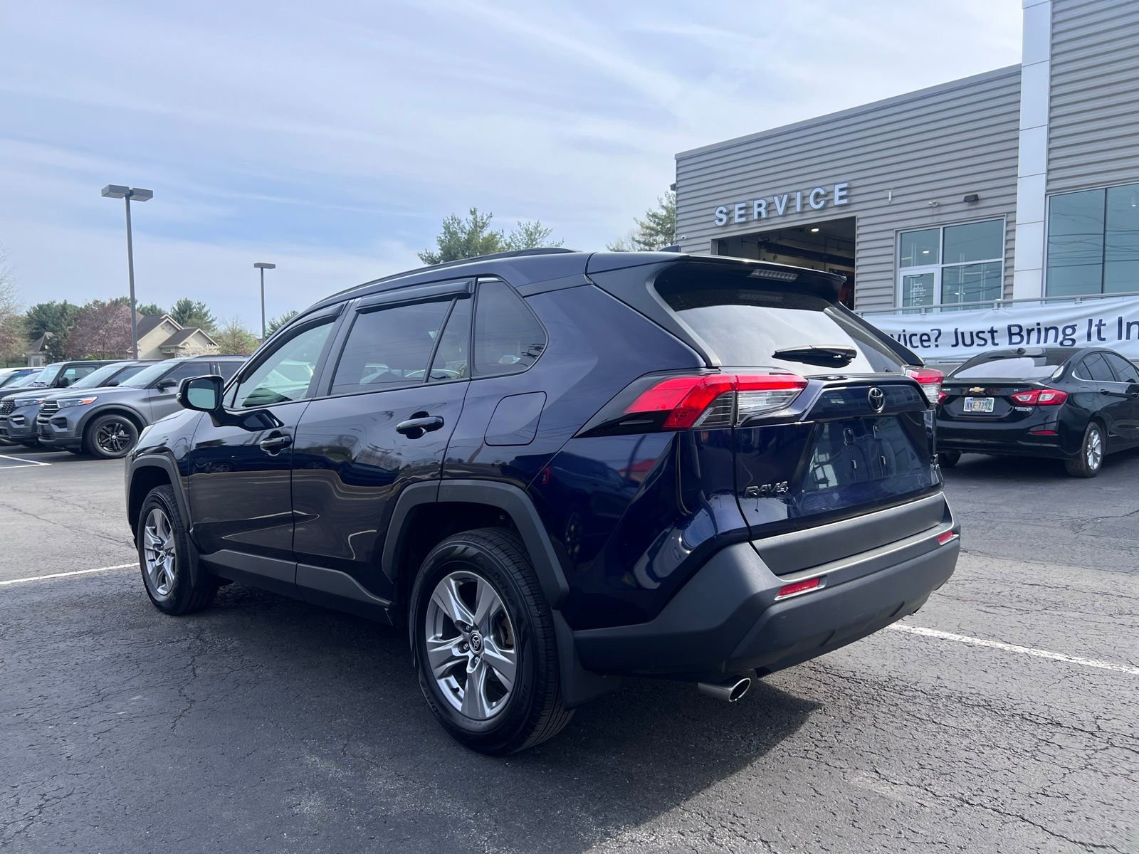 Used 2022 Toyota RAV4 XLE image 6