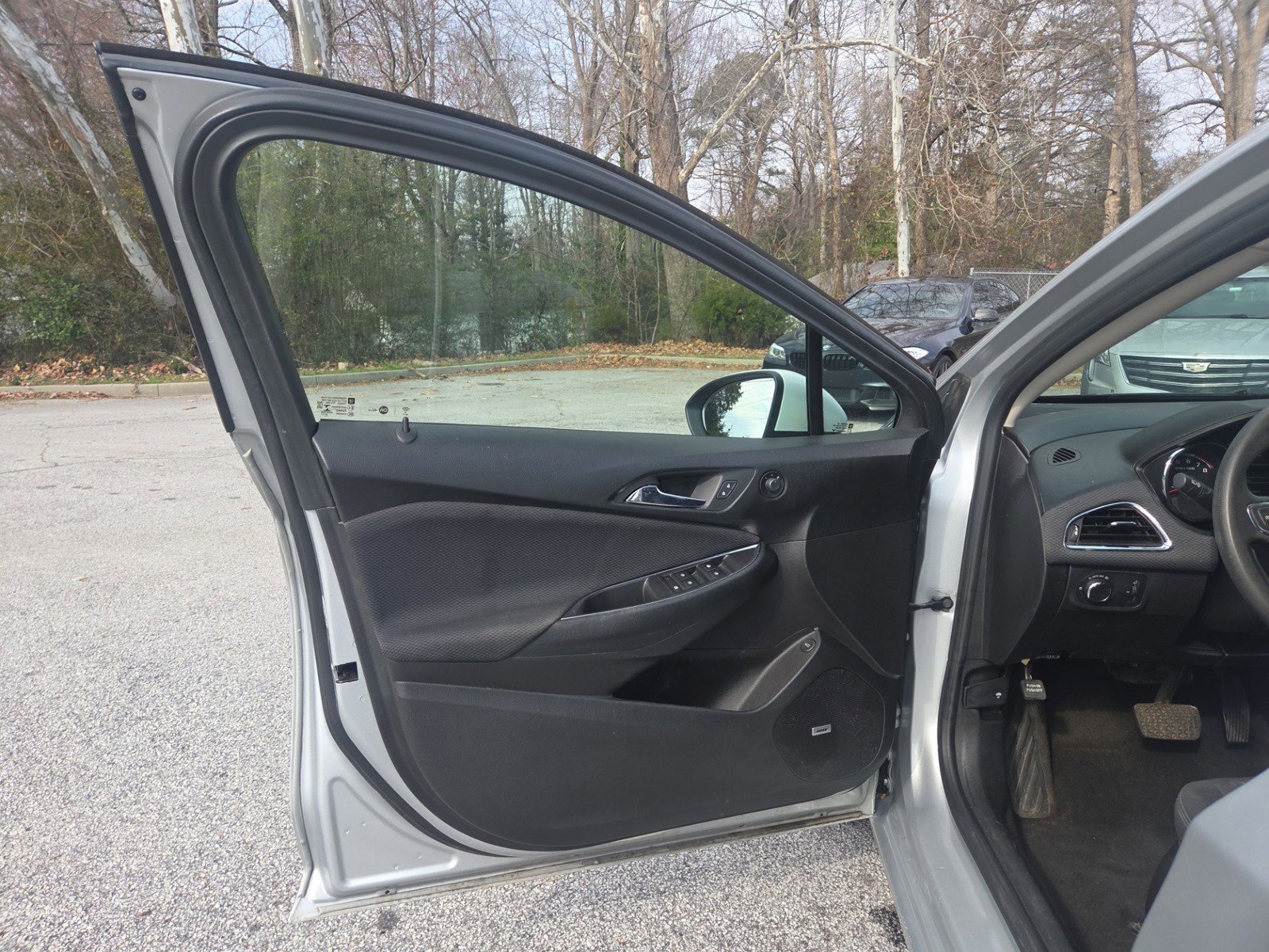 Used 2017 Chevrolet Cruze LT w/ Sun And Sound Package FWD image 20